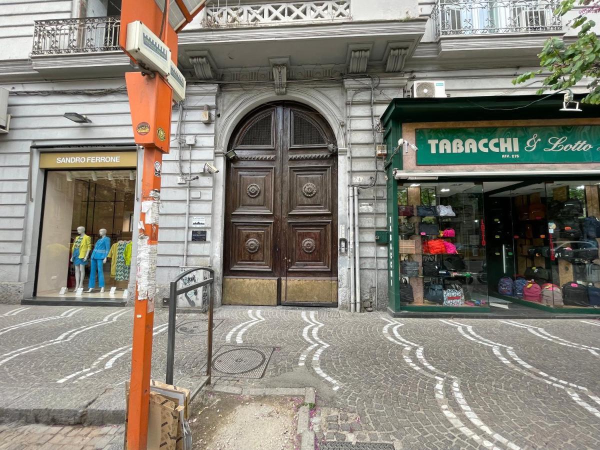 Апартаменты La Finestra Sul Corso Неаполь Экстерьер фото
